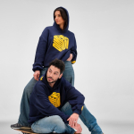 Unisex oversized hoodie 340 g/m² van katoen en polyester Ericeira kleur marineblauw sfeerweegave