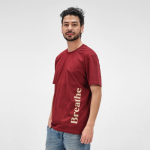 Unisex T-shirt van biologisch katoen in ribbreisel 180 g/m² Maya kleur bordeaux derde sfeerweergave