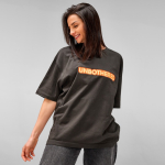 Unisex oversize T-shirt van biologisch katoen 240 g/m² Paloma kleur lila vierde sfeerweergave