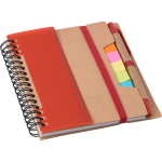 Notitieboek van gerecycled gelijnd papier met plaknotities en pen zesde weergave