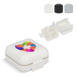 Compacte plastic pillendoos met meerdere vakjes