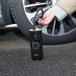 Draagbare compressor met zaklamp en powerbank 4.000mAh kleur zwart negende weergave