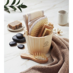 Badset in houten emmer met accessoires voor verzorging kleur hout sfeervolle hoofdweergave