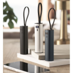 Powerbank van gerecycled aluminium met kabel, 5.000mAh kleur mat zilver sfeervolle weergave