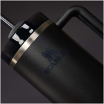 Stanley thermobeker 890 ml met draaideksel en herbruikbaar rietje kleur zwart weergave detail 2