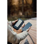 Opvouwbare zonnepowerbank met snelladen Nordic Drift Titan 10000mAh kleur zwart sfeer weergave 2