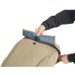 Minimalistische rugzak met magnetische klep voor pc 16” Thule Paramount kleur beige derde weergave