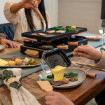 Tafelraclette met omkeerbare antiaanbakplaat Boska kleur zwart