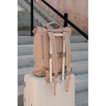 Minimalistische rugzak met laptopvak, inhoud 16 L en 16” kleur ivoor sfeer weergave 2