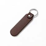 Langwerpige sleutelhanger van synthetisch leer met geschenkdoos kleur bruin tweede weergave