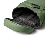 Gewatteerde rugzak van gerecycled polyester met bovenopening 15'' kleur donkergroen detailweergave 3