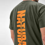 Unisex T-shirt van biologisch katoen met geribde kraag 140 g/m² kleur miliair groen gedetailleerde weergave