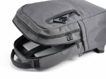 Waterbestendige laptoprugzak 17'' van gerecycled plastic kleur donkergrijs gedetailleerde weergave