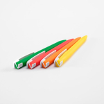 Pen van gerecycled kunststof met grote clip en blauwe inkt gedetailleerde weergave