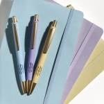Aluminium pen met matgouden details, uitsparing en blauwe inkt kleur wit