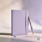 Aluminium pen met matgouden details, uitsparing en blauwe inkt kleur paars
