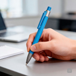 Aluminium balpen met rubbercoating, kunststof clip en blauwe inkt kleur lichtblauw
