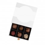 Borstje pralines chocolaatjes in de vorm van een kerstbal kleur wit tweede weergave