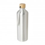 Grote gerecyclede aluminium fles met bamboe deksel en riem 1L kleur zilver