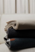 Gedeeltelijk gerecyclede Schotse fleece deken met logo kleur donkergroen fotografie weergave