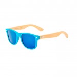 Kleurrijke zonnebril met bamboe pootjes en UV400 bescherming kleur lichtblauw  negende weergave