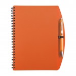 Hardcover notitieboekje en bijpassende pen A5 formaat kleur oranje eerste weergave