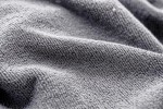 Bedrukte handdoek van gerecycled microvezel, 70 x 140 cm kleur grijs vierde weergave