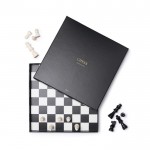 Bedrukt schaakspel met houten schaakstukken kleur zwart