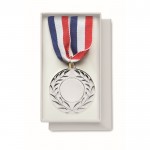 IJzeren medaille met driekleurig lint van blauw, wit en rood kleur mat zilver