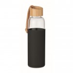 Glazen fles met bamboe stop en handvat kleur zwart
