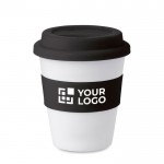 Plastic koffiebeker personaliseren als promotie weergave met jouw bedrukking