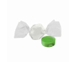 Mini suikervrij snoepje met twee strikjes en recycle papier kleur appel