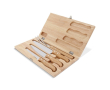 Houten doos met 3 messen en een barbecuevork kleur hout