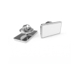 Kleine rechthoekige metalen pin met bolle afwerking en stevige sluiting kleur zilver
