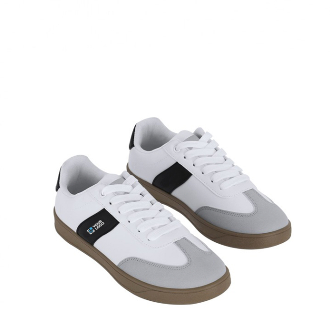 Zachte leren sneakers met bijpassende veters en rubberen zool 