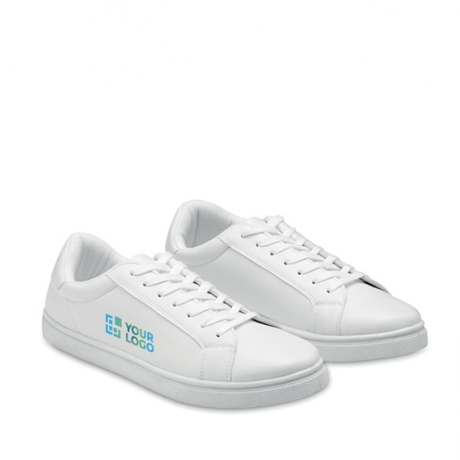 Lichte sneakers van PU met rubberen zool 