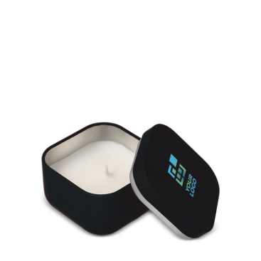 Plantaardige wax kaars met vanillegeur in vierkante metalen pot