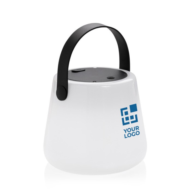 Buitenlamp van gerecyclede materialen met LED-licht en zonnepaneel