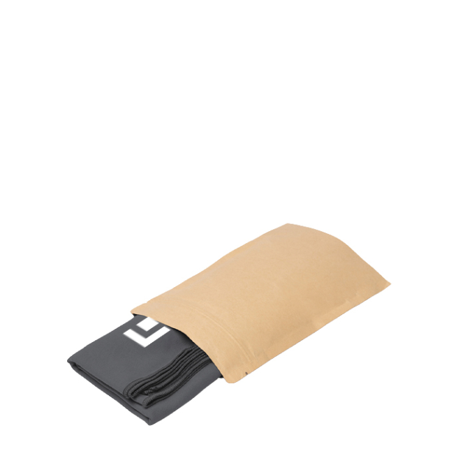 Lichte RPET-microvezelhanddoek met overlockrand 200 g/m2
