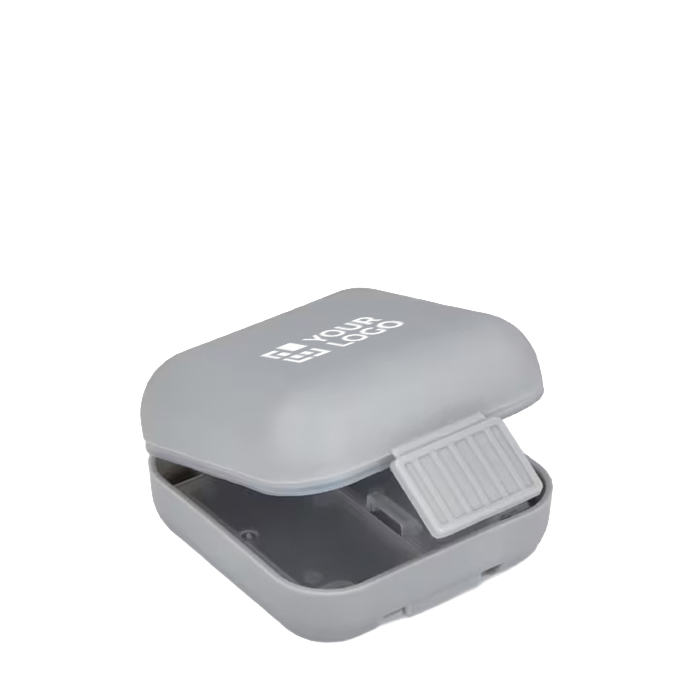Compacte plastic pillendoos met meerdere vakjes